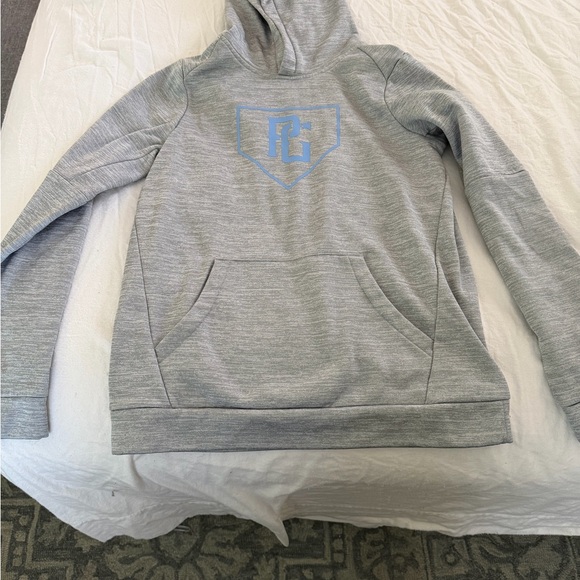 Perfect Game like new Gray Kids Hoodie - Picture 1 of 4